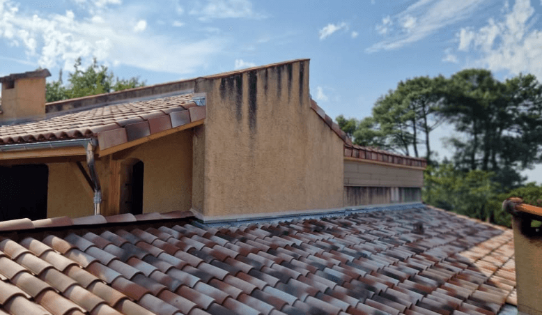 Détail de la couverture rénovée à Cugnaux